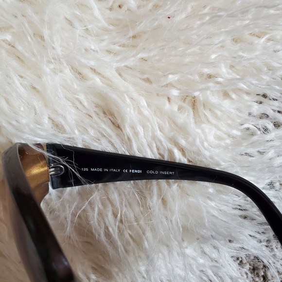 Fendi Logo Sunglasses - Picture 6 of 6